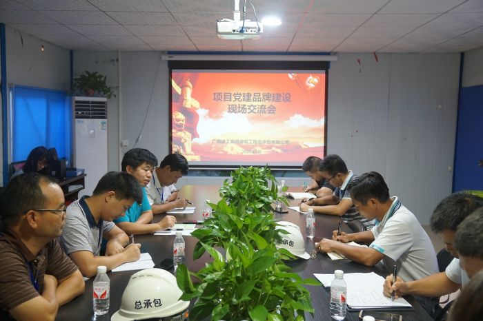 1539305638327471.jpg 互换会现场.jpg
