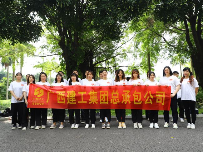 座谈会现场。杨桂峰 摄（建图）.jpg