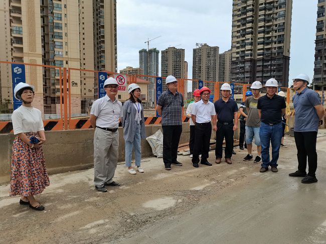 调研现场。彭永彬 摄（建图）.jpg