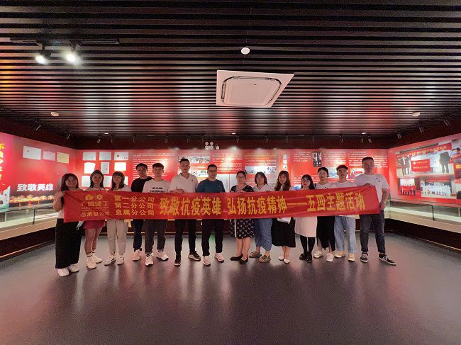 合影留想；畦￡ 摄（建图）.jpg