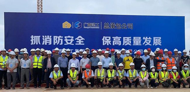 合影留想。熊赞 摄（建图）.jpg