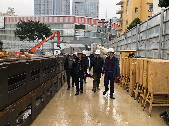 查抄现场。罗成 摄（建图）.jpg
