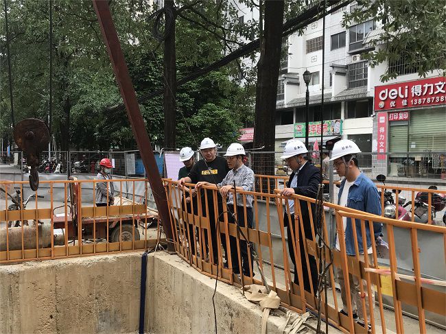 查抄现场。韦吉亮 摄（建图）.jpg