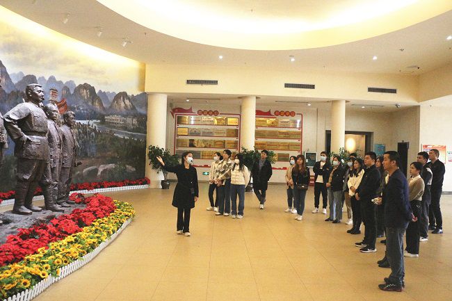 参观现场。张钊林 摄（建图）.jpg