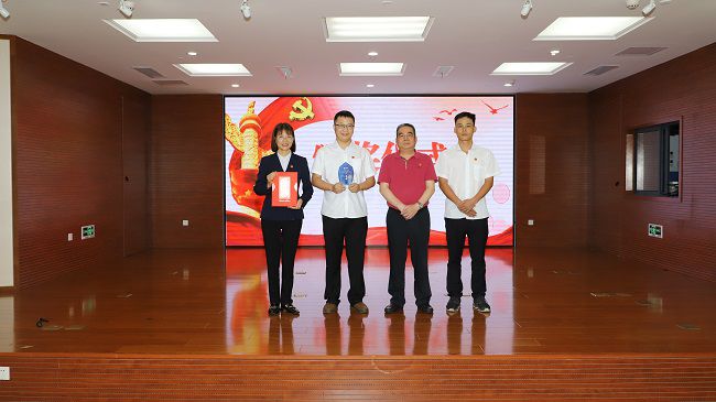 颁奖合影。李立云摄（建图）.jpg
