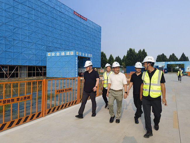查抄现场。杨醒晨 摄（建图）.jpg