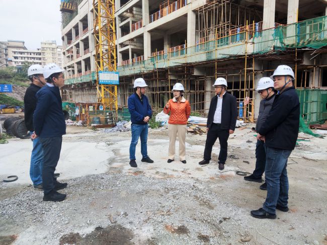 查抄现场。莫铠嫣 摄（建图）.jpg